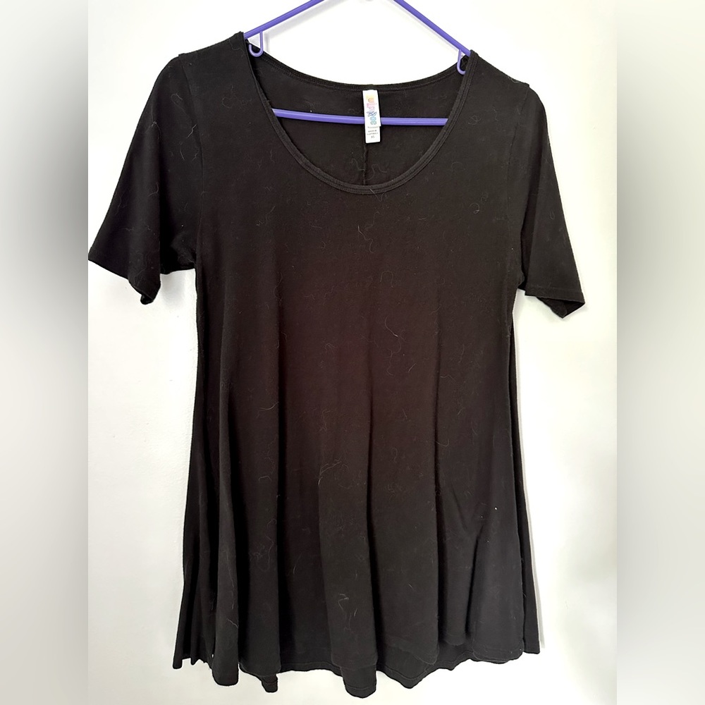 🖤 BLACK LuLaRoe Perfect Tee! 🖤